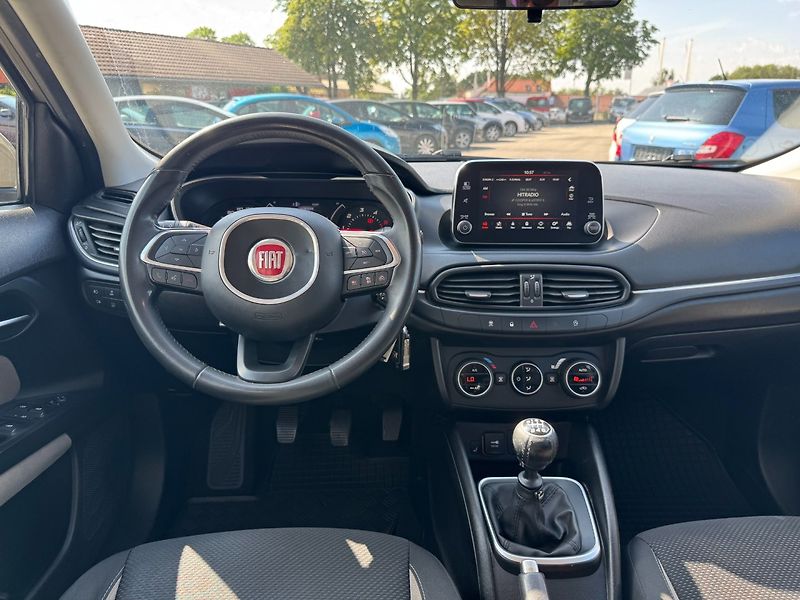 Fiat Tipo (2017) 1.6 MujtiJet 88kW - fotka 16 z 31