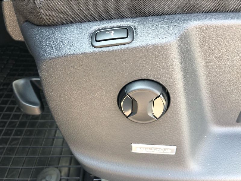 Volkswagen Touran People 1,5 TSI 110 kW EVO2 7DS - fotka 23 z 30