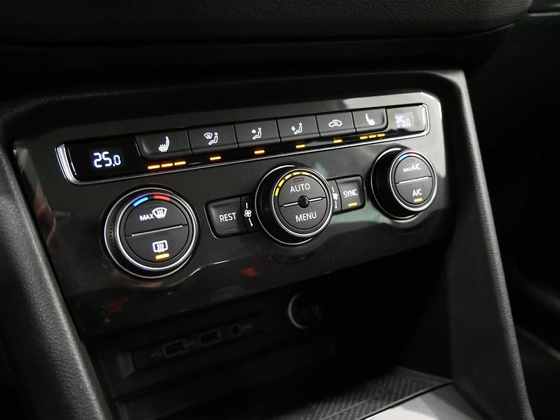 Volkswagen Tiguan - fotka 19 z 23