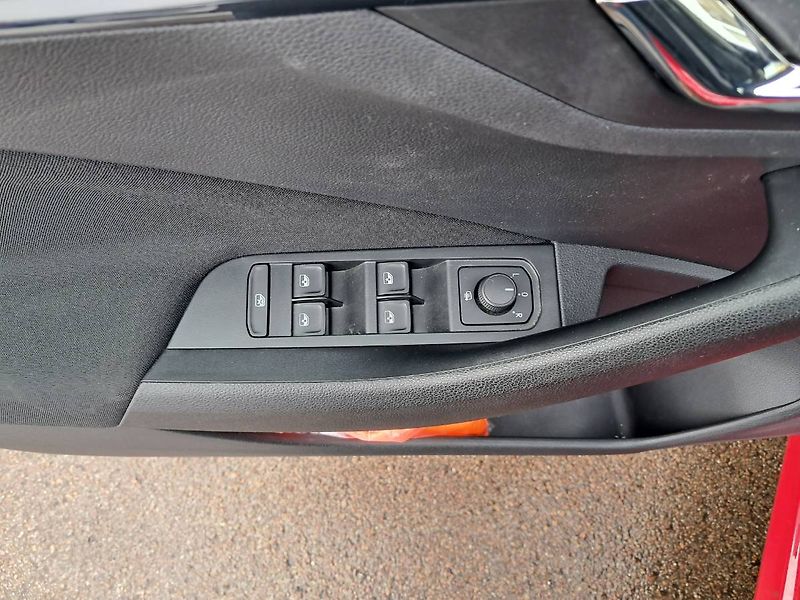 Škoda Kamiq (2024) Selection 1.0 TSI / 85 kW  M6 - fotka 15 z 26