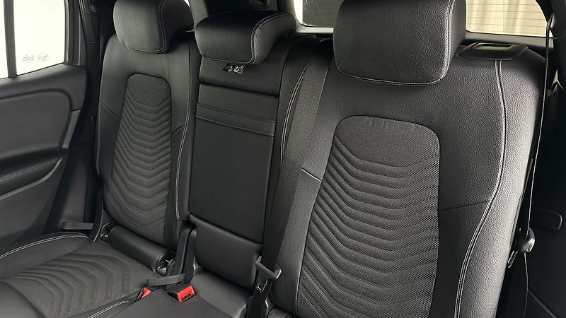 Mercedes-Benz GLB 200d AUT 4MATIC - fotka 16 z 30
