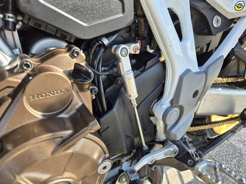 Honda CRF 1100 L Africa Twin Adventure Sports (2020) ES - fotka 17 z 38