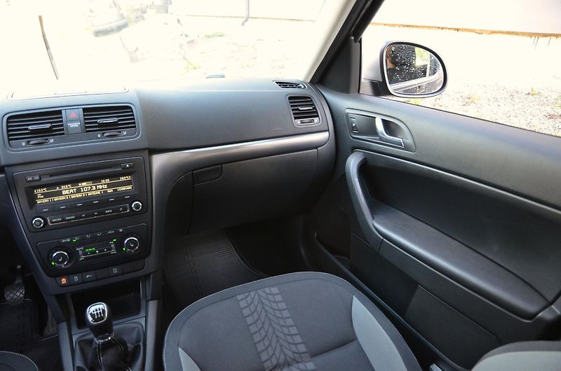 Škoda Yeti (2014) 1.4 TSi Adventure XENON /TAŽNÉ - fotka 22 z 34