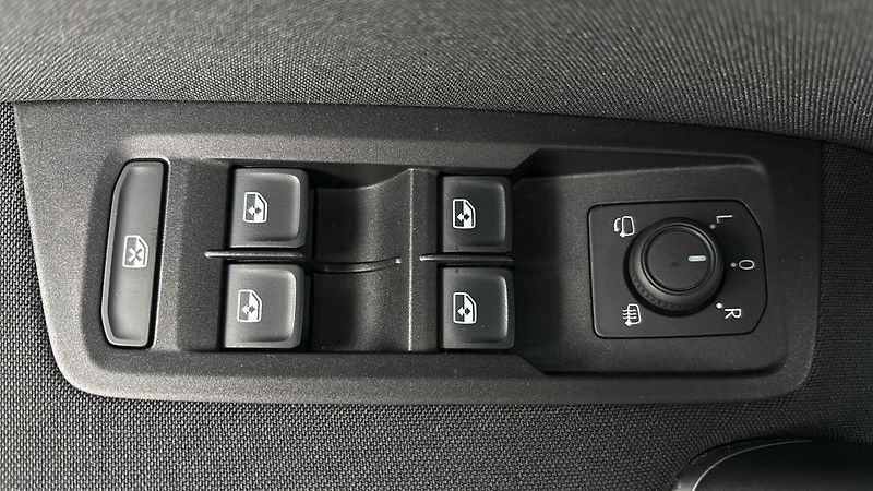 Volkswagen Touran 2.0 TDI Comfortline - fotka 21 z 26