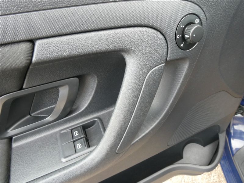 Škoda Fabia 1,2 TSi 63kW 2x kola, klima - fotka 24 z 38