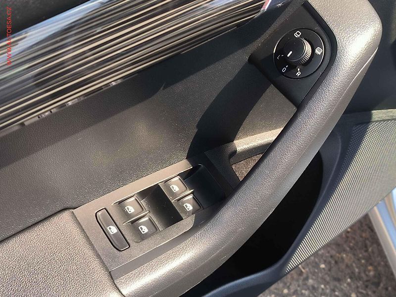 Škoda Octavia (2018) 2.0TDI 4x4, ČR, Style, navi - fotka 20 z 22