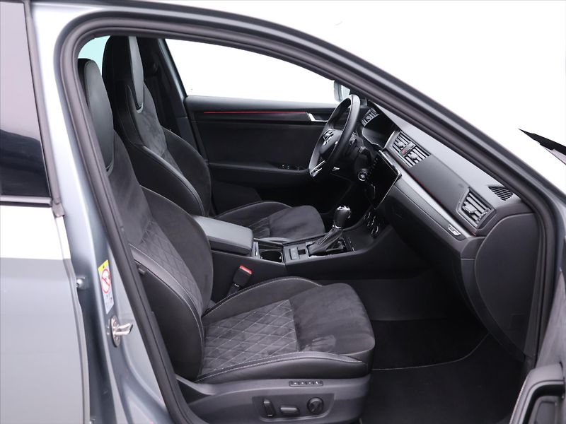 Škoda Superb 2,0 TDI 147kW Sportline DSG DP - fotka 11 z 30