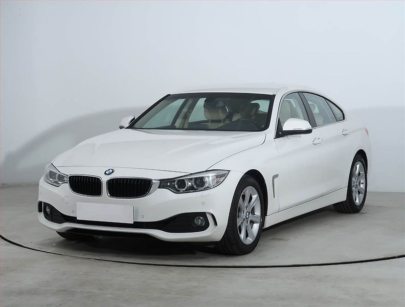 BMW Řada 4 (2015) 420i, Automat, Serv.kniha - fotka 2 z 21
