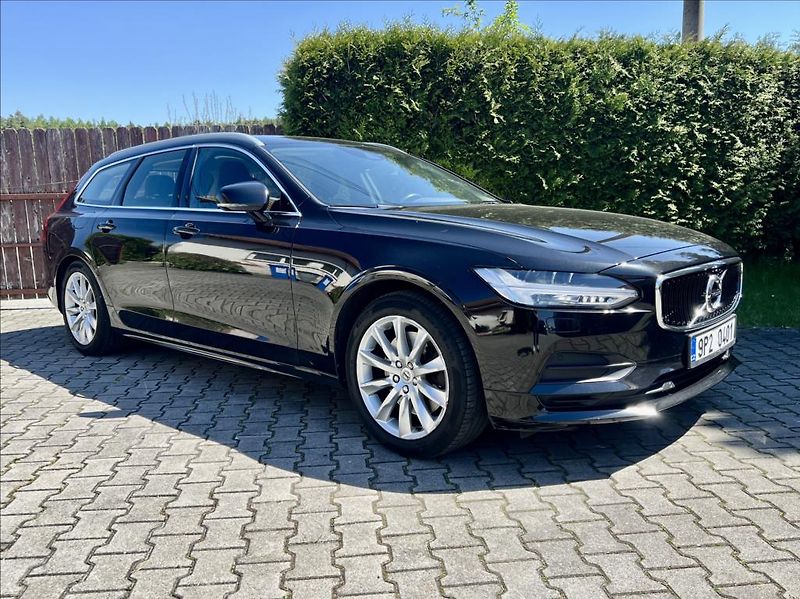 Volvo V90 2,0 T4 Drive-E R-Design Auto - fotka 8 z 48