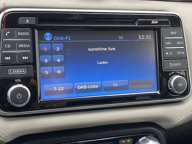 Nissan Micra (2018) 0.9 DiG-T, Tekna, navi - fotka 17 z 19