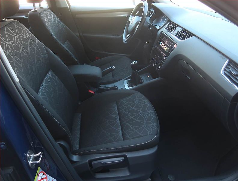 Škoda Octavia (2018) 2.0 TDI, Navi, Tempomat - fotka 9 z 17