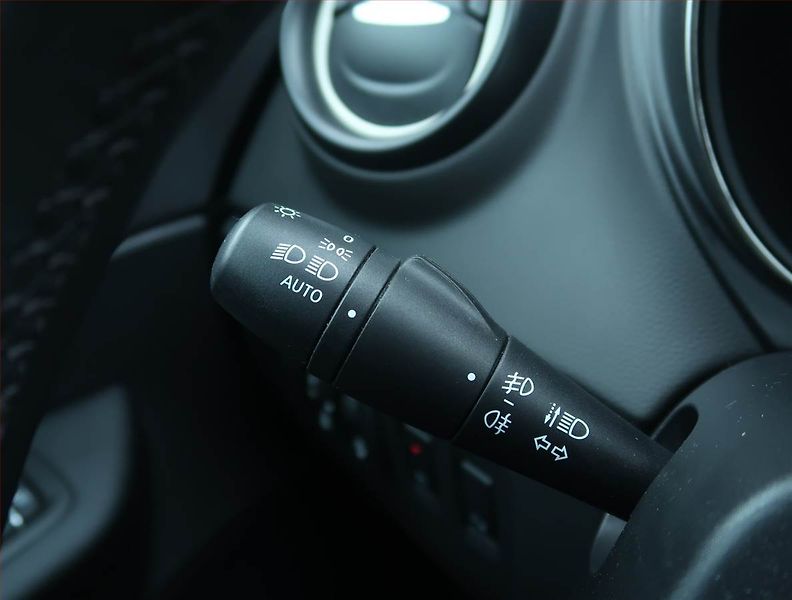 Renault Captur (2018) 1.2 TCe, Automat, Serv.kniha - fotka 16 z 22