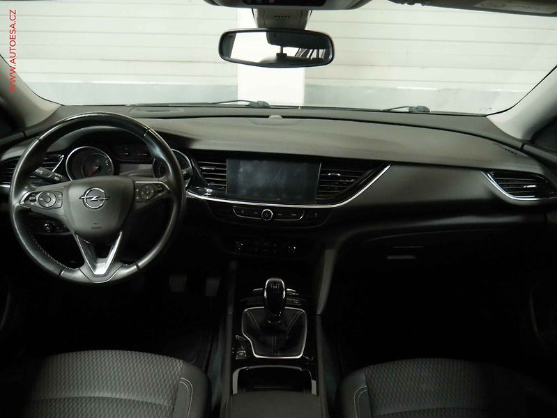 Opel Insignia (2017) 2.0CDTi, Navi, AC - fotka 8 z 19