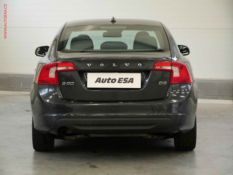 Volvo S60 (2011) 2.0d, servis.kniha, AT - fotka 5 z 21