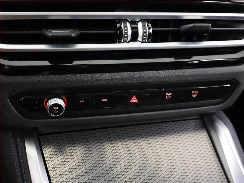 BMW i4 (2022) eDrive40, SoH 96% - fotka 19 z 24