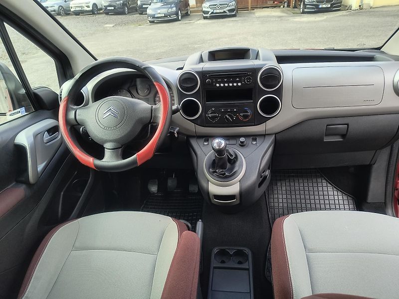 Citroën Berlingo (2011) 1.6 HDI MULTISPACE ČR/AC/PC/CD - fotka 19 z 35