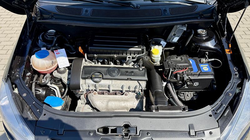 Škoda Fabia 1.4 16V*63kW*103TKM*SERVIS*1M* - fotka 18 z 26