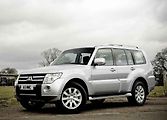 Mitsubishi v této kategorii sice neexceluje, jako u kompaktních rodinných vozů, ovšem jeho Pajero dokazuje, že tahle automobilka vyrábí poměrně spolehlivá auta. Pajero trpí na podvozek a brzdy. Opravy jsou rychle, do 2 hodiny, stojí však téměř 14 tis. Kč.