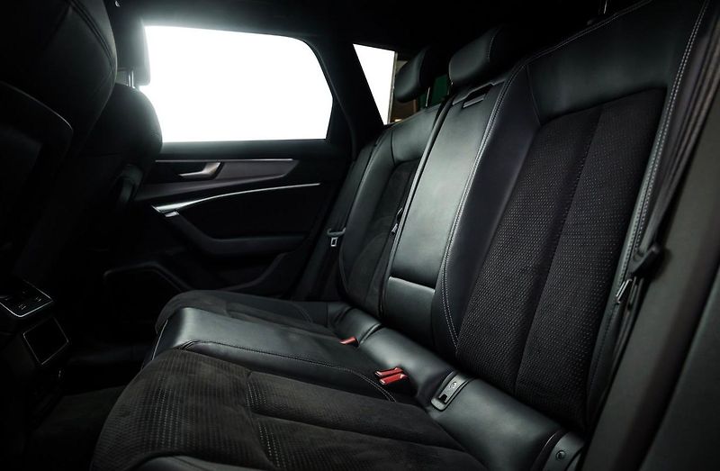 Audi A6 Avant 55 TFSI e quattro S Line Tažné - fotka 24 z 26