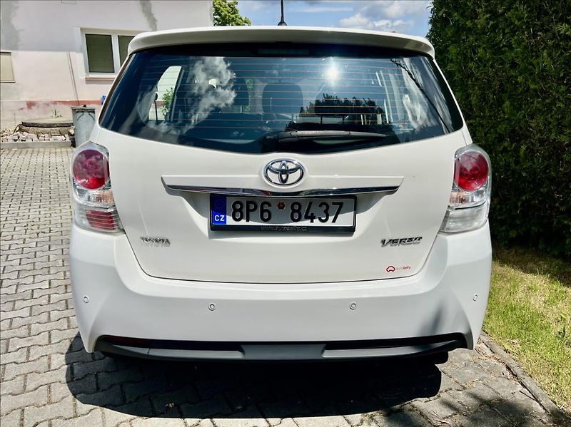 Toyota Verso 1,6 D-4D KLIMA - fotka 4 z 36