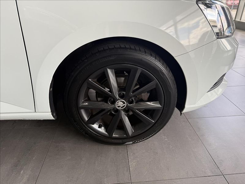 Škoda Fabia 1,2   TSI 66kW,WEBASTO - fotka 24 z 24
