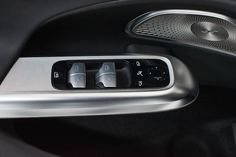 Mercedes-Benz Třídy E E 220d AMG*TAŽNÉ*ZÁRUKA*ČR 1.M - fotka 15 z 42