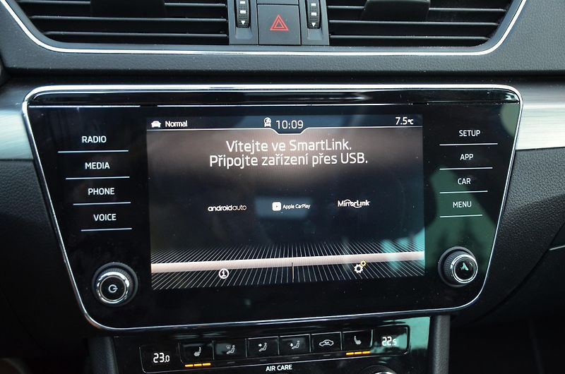 Škoda Superb (2017) 1.8 TSi DSG STYLE / ČR / PANO - fotka 36 z 46