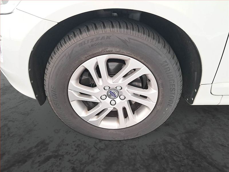 Volvo XC60 (2017) Momentum D4 - fotka 15 z 17