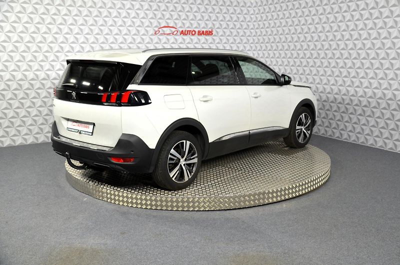 Peugeot 5008 (2023) - fotka 5 z 22