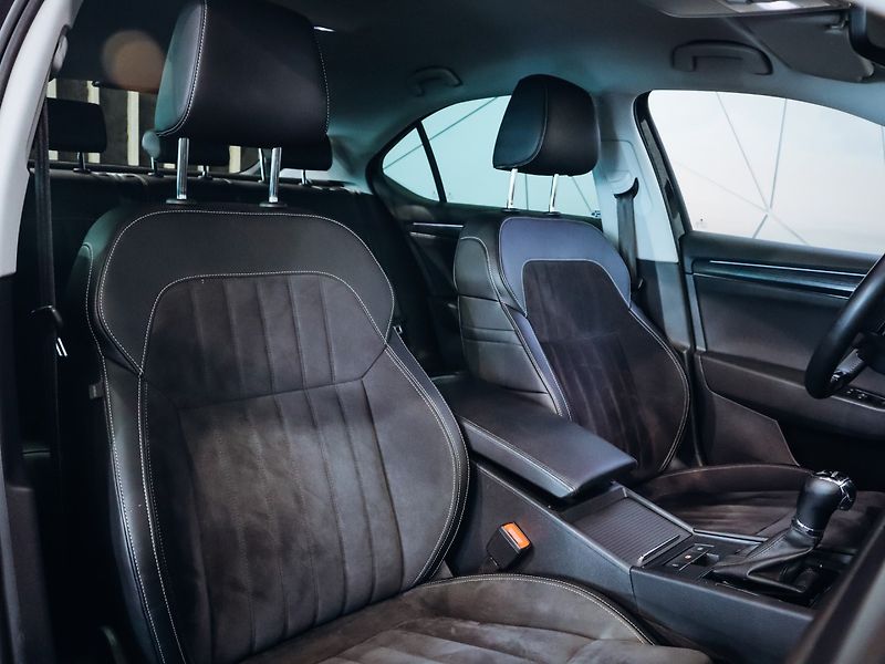 Škoda Superb 2.0TDI 147kW Style 4x4 DSG - fotka 30 z 35