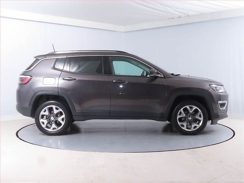 Jeep Compass (2020) 2.0 MultiJet, 4X4, Automat - fotka 6 z 14