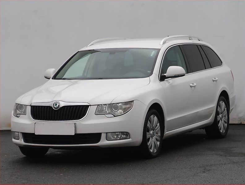 Škoda Superb (2010) Ambition 2.0 TDI, Serv.kniha - fotka 2 z 18