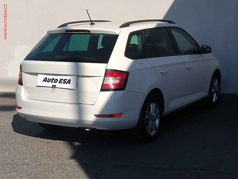 Škoda Fabia (2022) 1.0 TSi, 2.maj,ČR, Ambition - fotka 4 z 22
