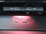 Volkswagen Golf 2,0 TSI GTI 180kW Virtual DPH - náhled 25