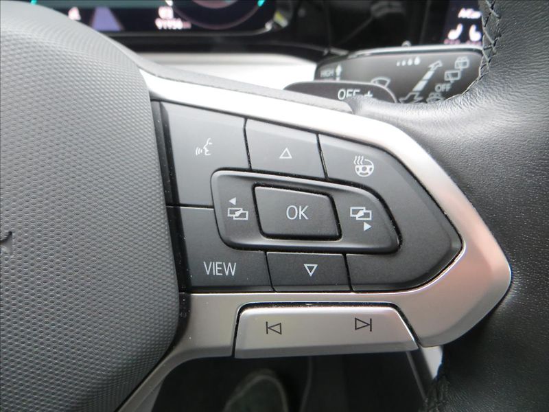 Volkswagen Golf 1,5 TSI 110kW Life DSG7 ČR - fotka 16 z 21