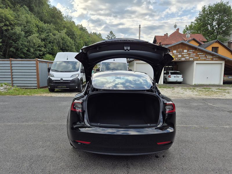 Tesla Model 3 STANDART RANGE 208kw SOH 94% - fotka 14 z 49
