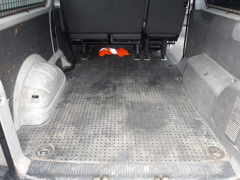 Volkswagen Transporter 2,5TDi Nový motor ! LONG !!! Č - fotka 27 z 33