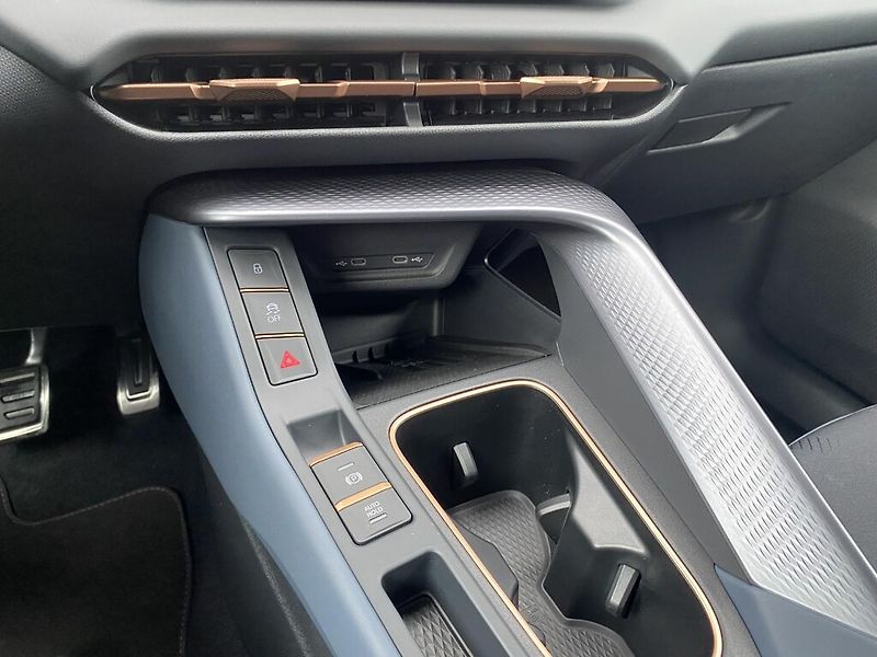 Cupra Terramar DSG 4WD 2,0 TSi 150 kW - fotka 22 z 27