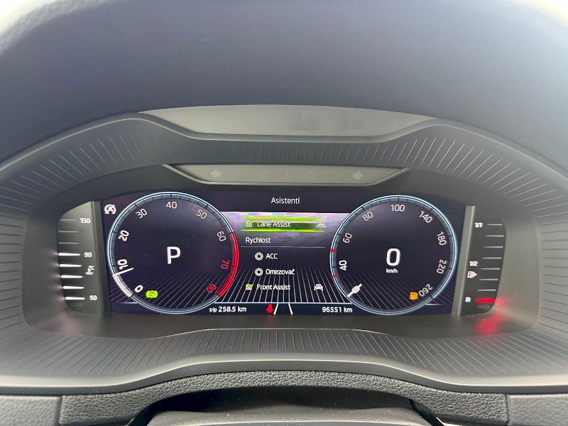 Škoda Karoq (2022) 1.5 TSI 110kW Style Matrix Nez - fotka 15 z 35