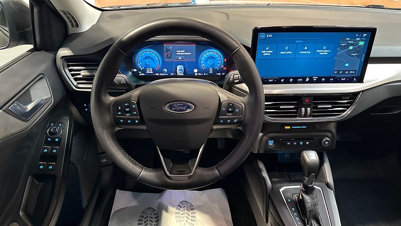 Ford Focus 1.0 EcoBoost mHEV 114kW Titani - fotka 6 z 13