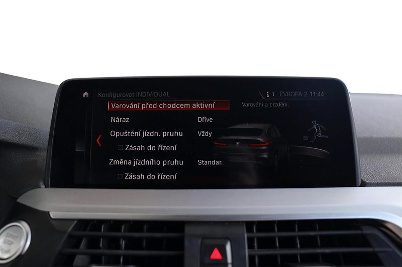 BMW X4 xDrive30d - fotka 17 z 31