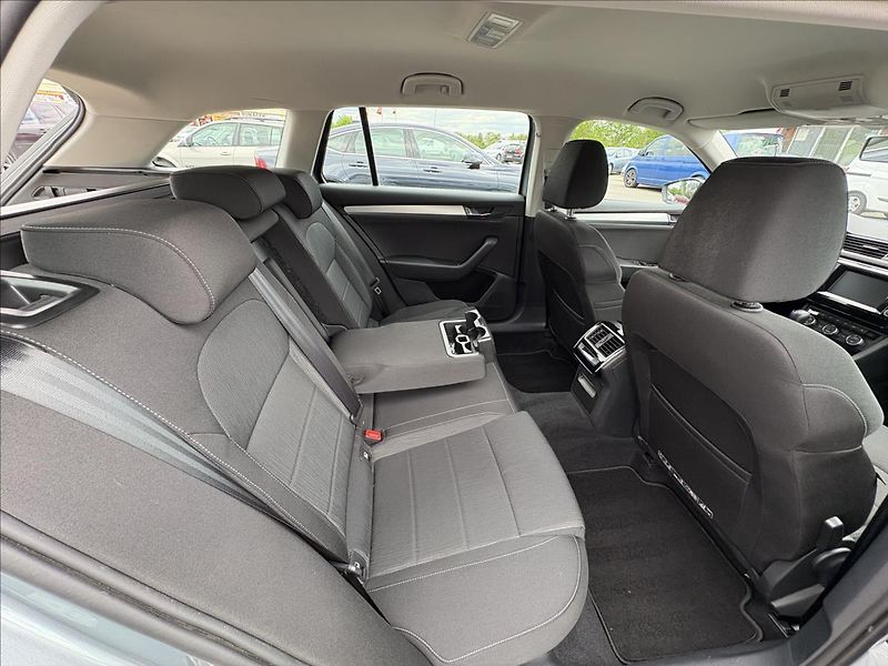 Škoda Superb 1,6 TDi 88kW Xenon,ACC,Výhřev - fotka 28 z 36