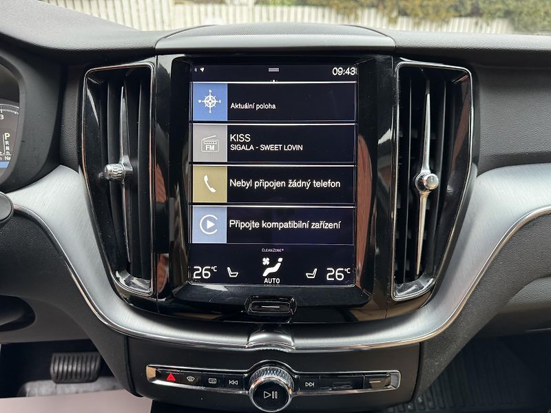 Volvo XC60 XC60-D5-173KW-AWD-ČR - fotka 22 z 28