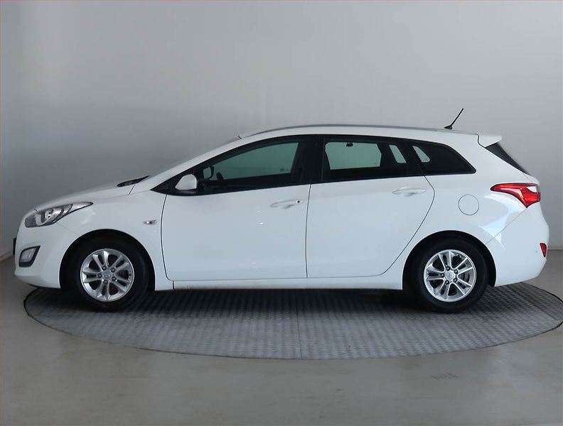 Hyundai i30 (2015) 1.6 CRDi, Tempomat - fotka 3 z 16