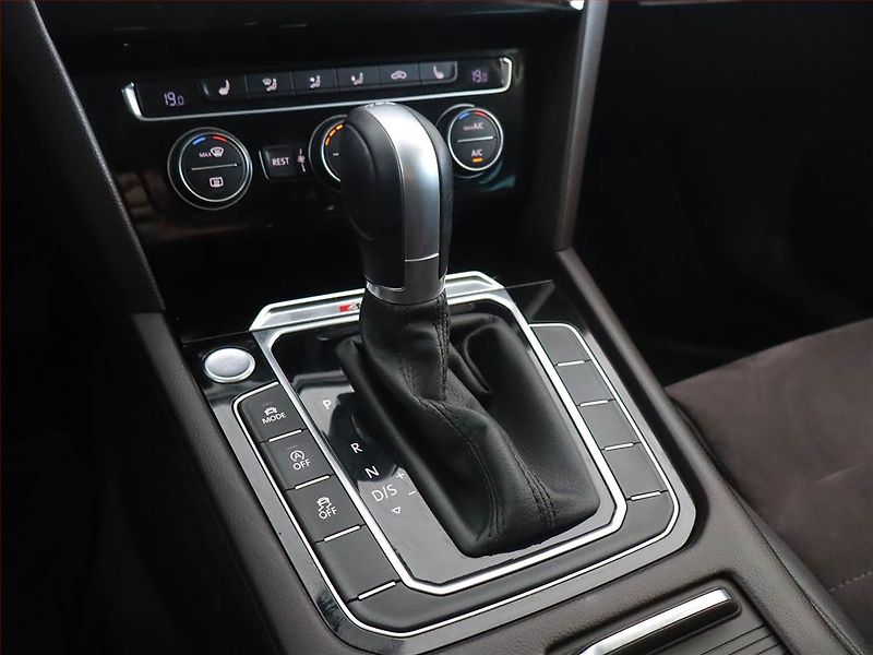Volkswagen Passat (2015) Exclusive 2.0 BiTDI, 4X4 - fotka 13 z 23