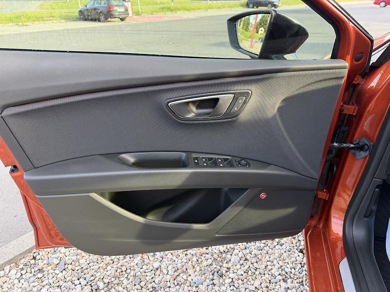 Seat Leon FR 1,5 TSi/96kW - LED,TZ,..... - fotka 9 z 66