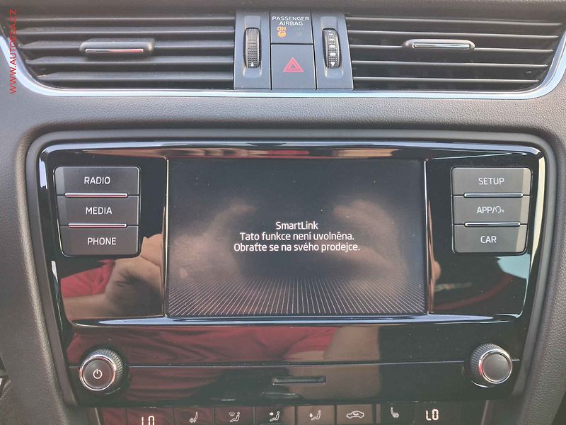 Škoda Octavia (2018) 2.0TSi, RS, LED, +kola, TZ - fotka 19 z 20