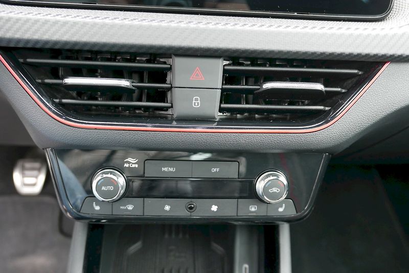 Škoda Kamiq (2025) 1.0 TSI 85 kW M6° Monte Carlo - fotka 10 z 30