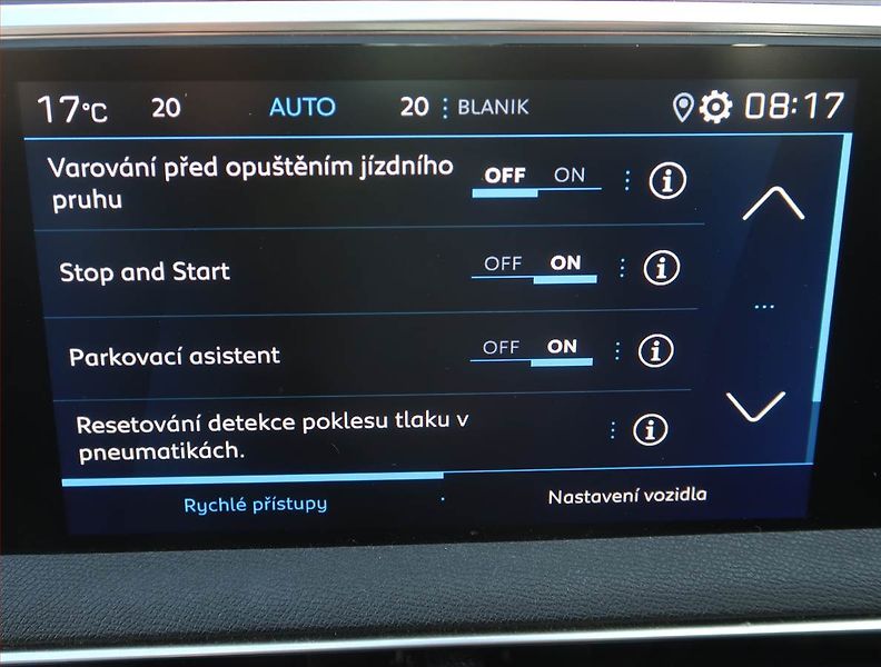 Peugeot 5008 (2020) PureTech 130, 7 míst - fotka 17 z 19