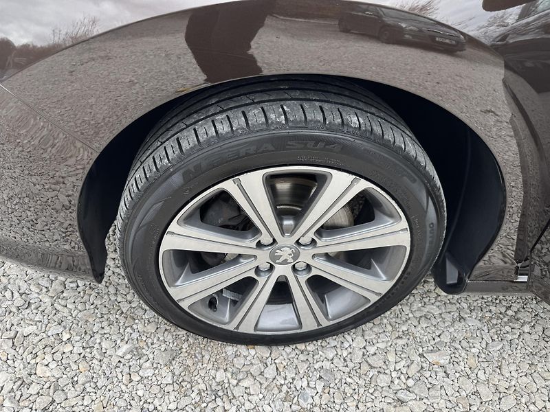Peugeot 308 1.6-16V,SW,rezervace - fotka 36 z 54